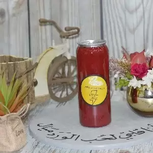 علبة عصير فراولة مثلج